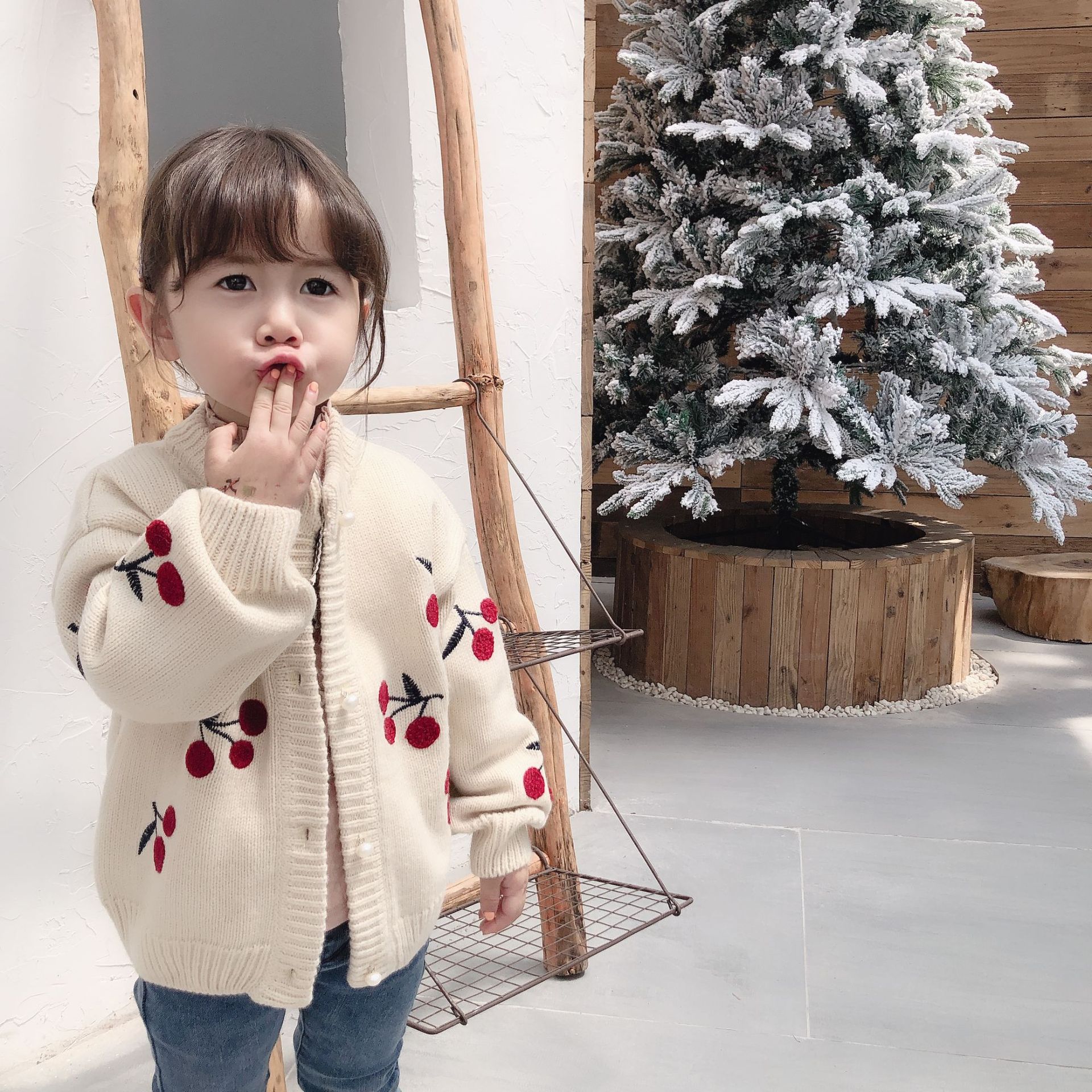 

Baby Girl Sweaters cherry Cardigan Sweater Korean Jacket Children'S Baby Knit Sweater, Beige