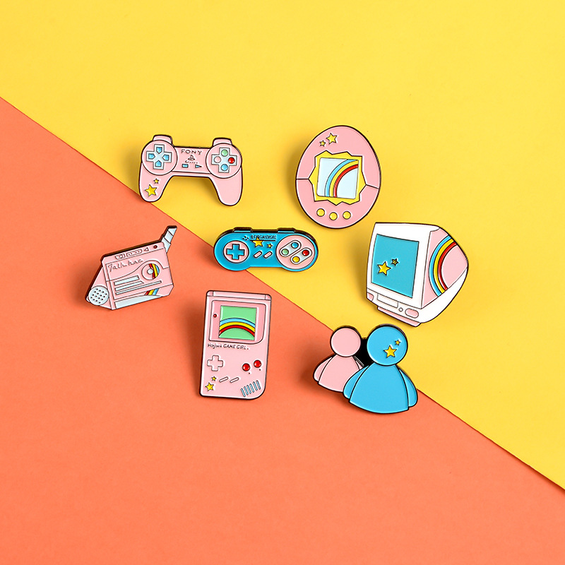 

Game machine enamel pin Cute cartoon pink gamepad projector badge brooch Jackets shirt bag Lapel pin jewelry gift for game lover
