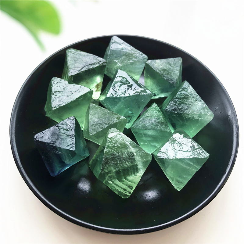 

Free Shipping Big Size Natural Fluorite Crystal Octahedron Stone Raw Gemstone Specimen Healing Decoration Natural Quartz Crystals 100g