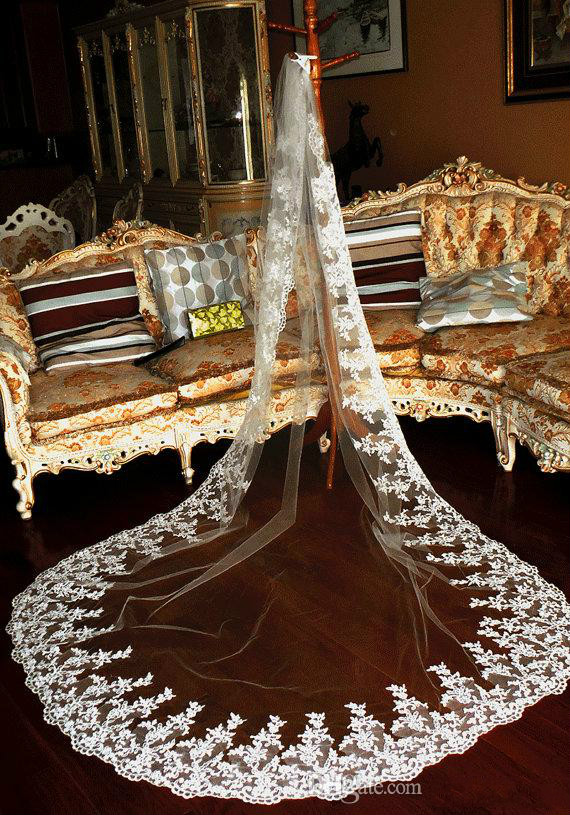 

Princess Wedding Veils 3M Long Cheap Lace Bridal Veils One Layer Custom Made Lace Applique Edge Bride Veil Free Shipping, Ivory