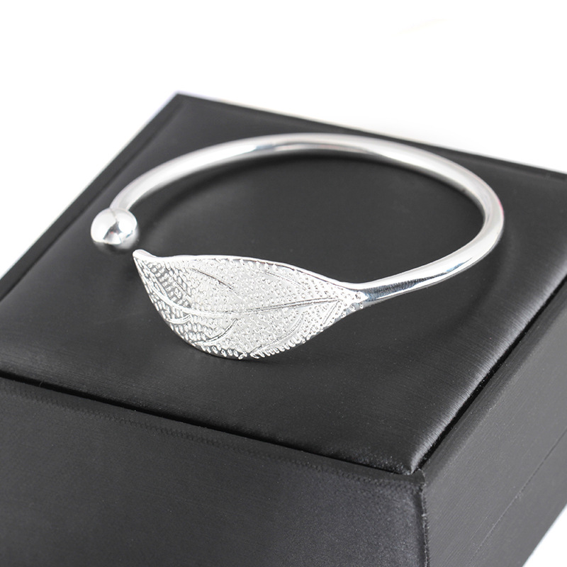 

Simple Leaf Open Size Bracelet Personality Small Fresh Female Branch Bracelet for Women