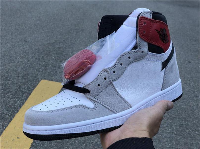 

2020 Authentic 1 OG High Light Smoke Grey Men Basketball Shoes Retro White Black Varsity Red 555088-126 Running Shoes Sneakers Size 7-13