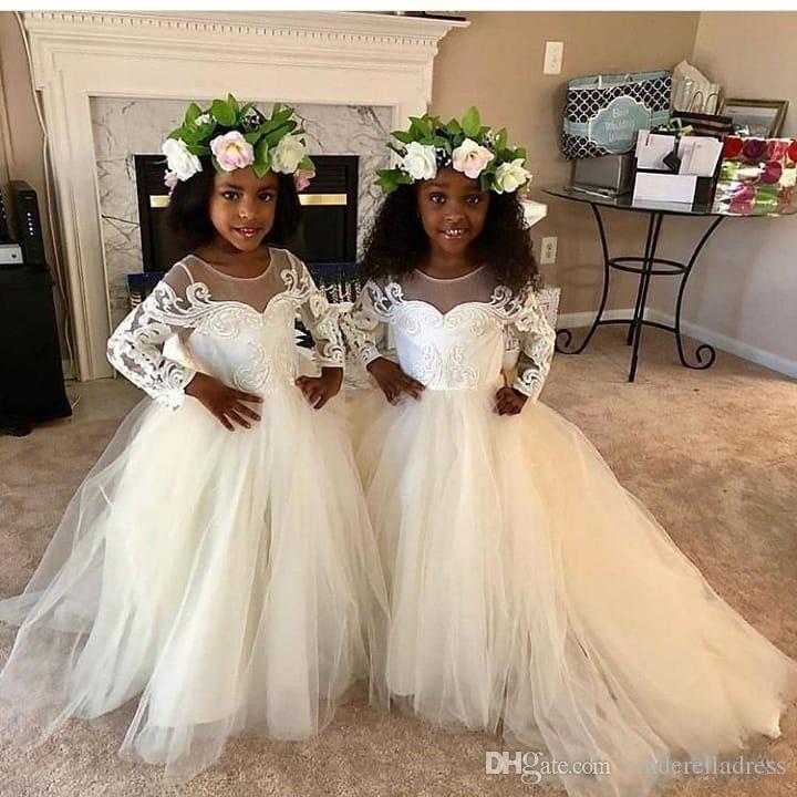 

2020 New Beach Flower Girl Dresses Boho First Communion Dress For Little Girl V-Neck Long Sleeve A-Line Cheap Kids Wedding Dress, White
