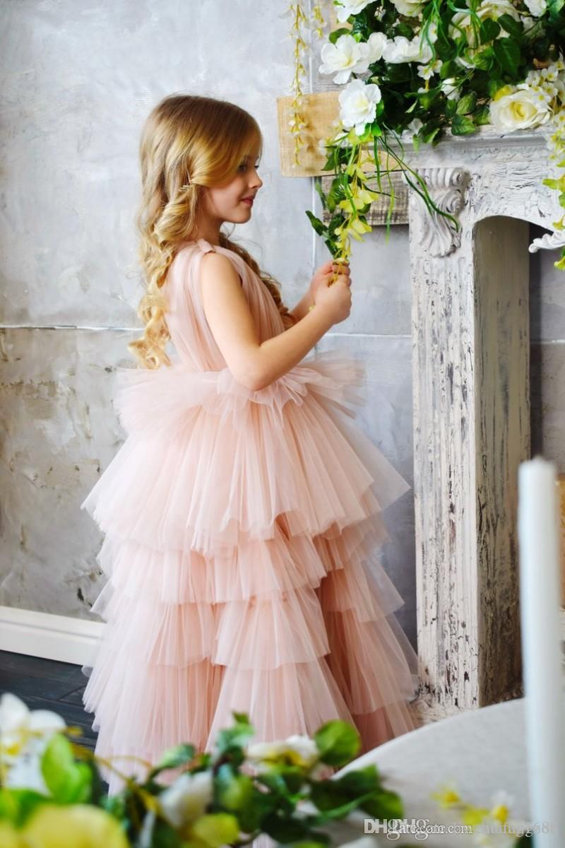 

Pink Short Flower Girls Dresses For Weddings Lace Applique Short Sleeve Knee Length Little Kids Girls First Communion Dress, Hunter