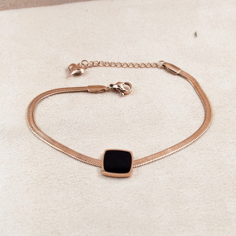 

Charm Bracelets Square Bracelet Snack Chain Women Heart Pendant Jewelry Brand