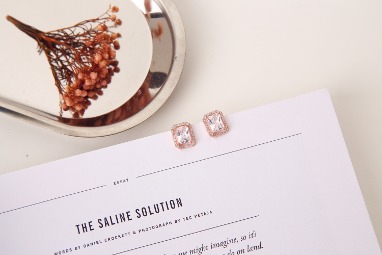 

Wholesale- designer crusted zircon diamond crystal super glittering simple square stud earrings for women girls s925 silver pin