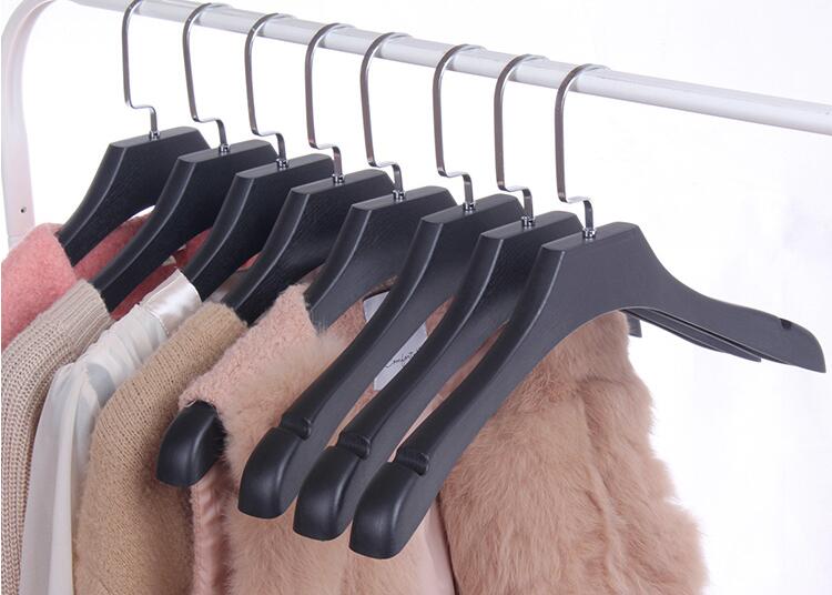 

Jetdio 10 Pcs/Lot Black Plastic Clothes Hanger with Flat Top for Coats and T-shirt
