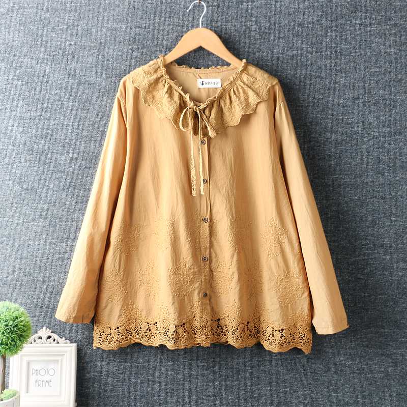 

2020 new design Sweet floral embroidery hollow out cotton patchwork loose vintage long sleeve lolita shirt mori girl 3353-YP, Brown