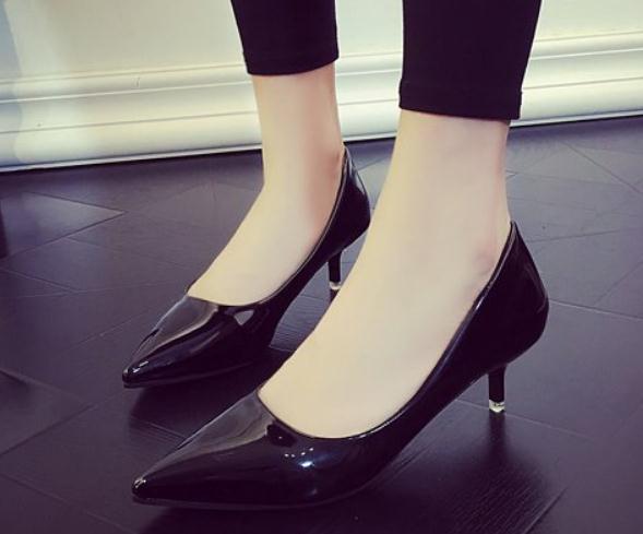 

2019 Women's shoes in Spring and Autumn with New style Middle heel fine heel pointed end @2272, Black