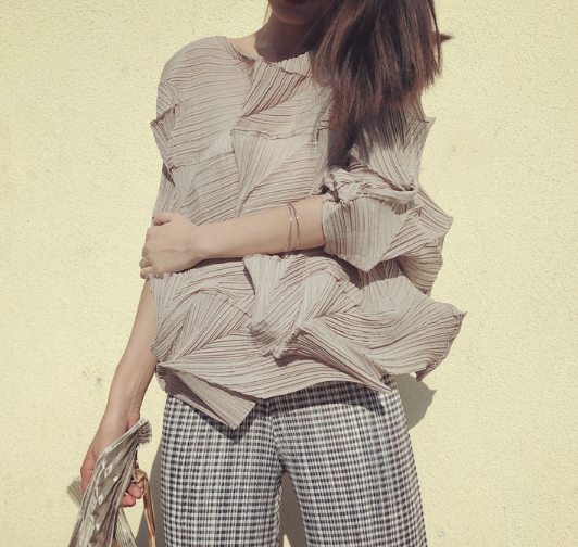 

CHKEThere is no way to express the beauty Shirts suffocating labyrinth pattern manual fold art top 2020-05, Black