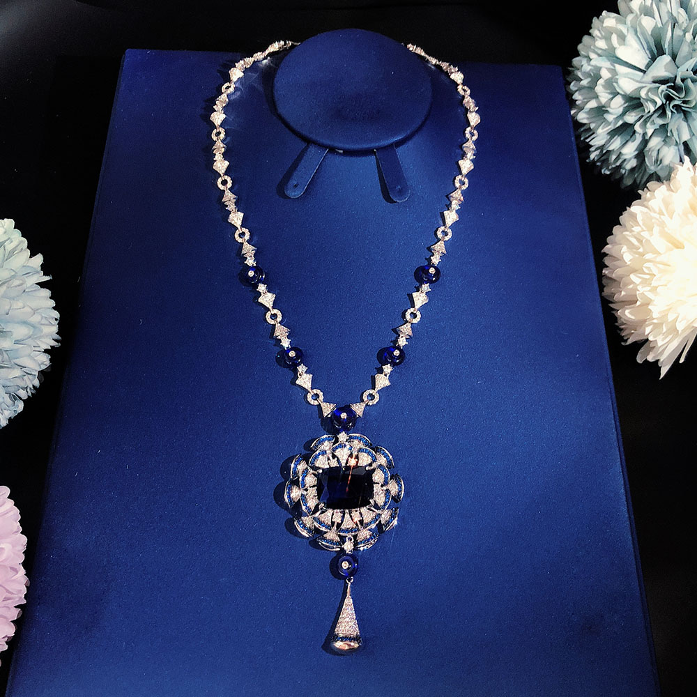 High-end Luxurious Ball Lady Necklace Party gathering Royal Blue Necklace circular Superior quality Free shipping Queen Fan Er noble