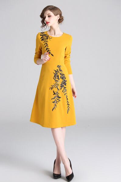 

Spring new European and American women' embroidered beads flower round neck long sleeve waist elegant dress, Yellow