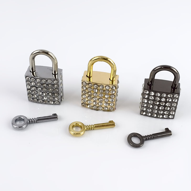locking buckle hardware