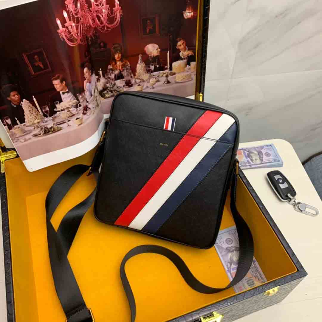 

High-end quality new arrival famous briefcase Brand Classic designer fashion Men messenger bags TB cross body school bookbag shoulder bag, Black