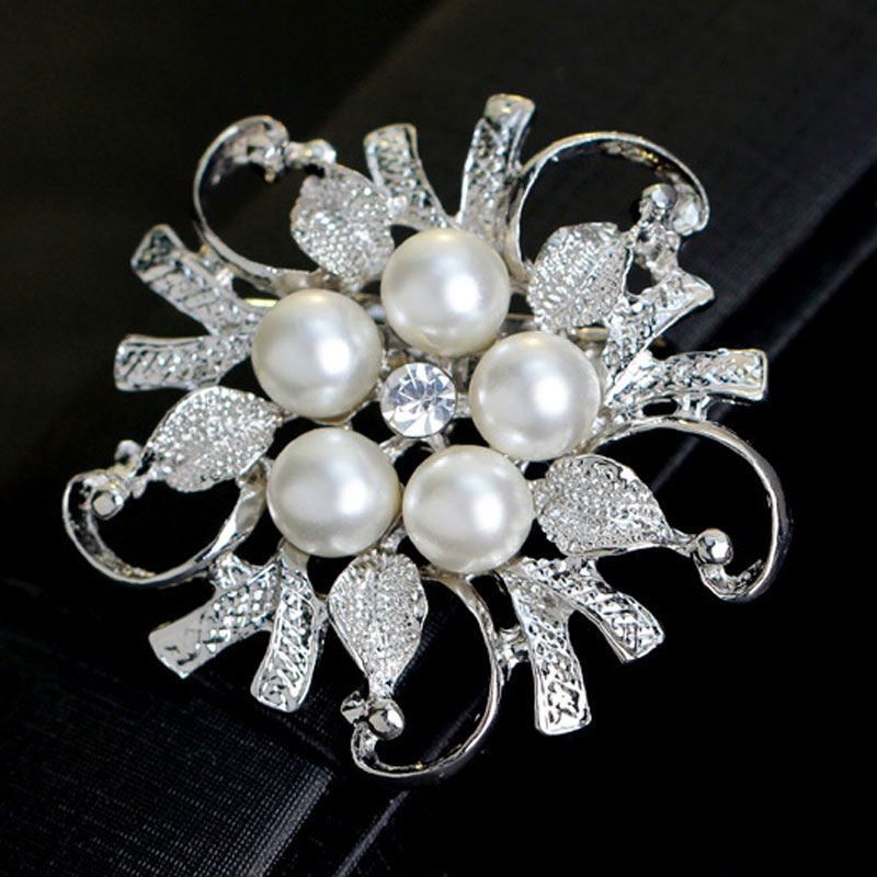

New Pearl Crystal Brooches Suit Shirts Collar Coat Vintage Pins Women Weddings Party Banquet Jewelry Free Shipping