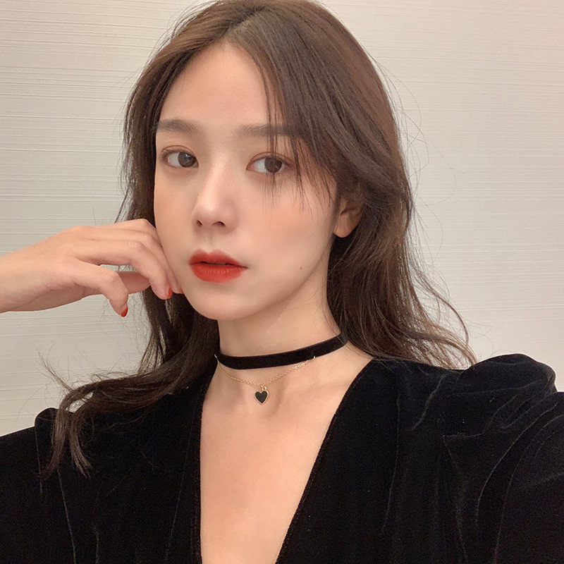 

Vintage Velvet Choker Necklace 2020 Korea Personality Sweet Heart Pendant Clavicle Chain Necklace Collar for Women Jewelry Party