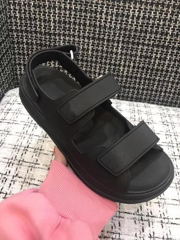 Vente chaude Nouvelle marque Sandales d'été Sandales d'été Talon plat si doux et confortable avec une seule semelle molle à la mode Velcro magiqu