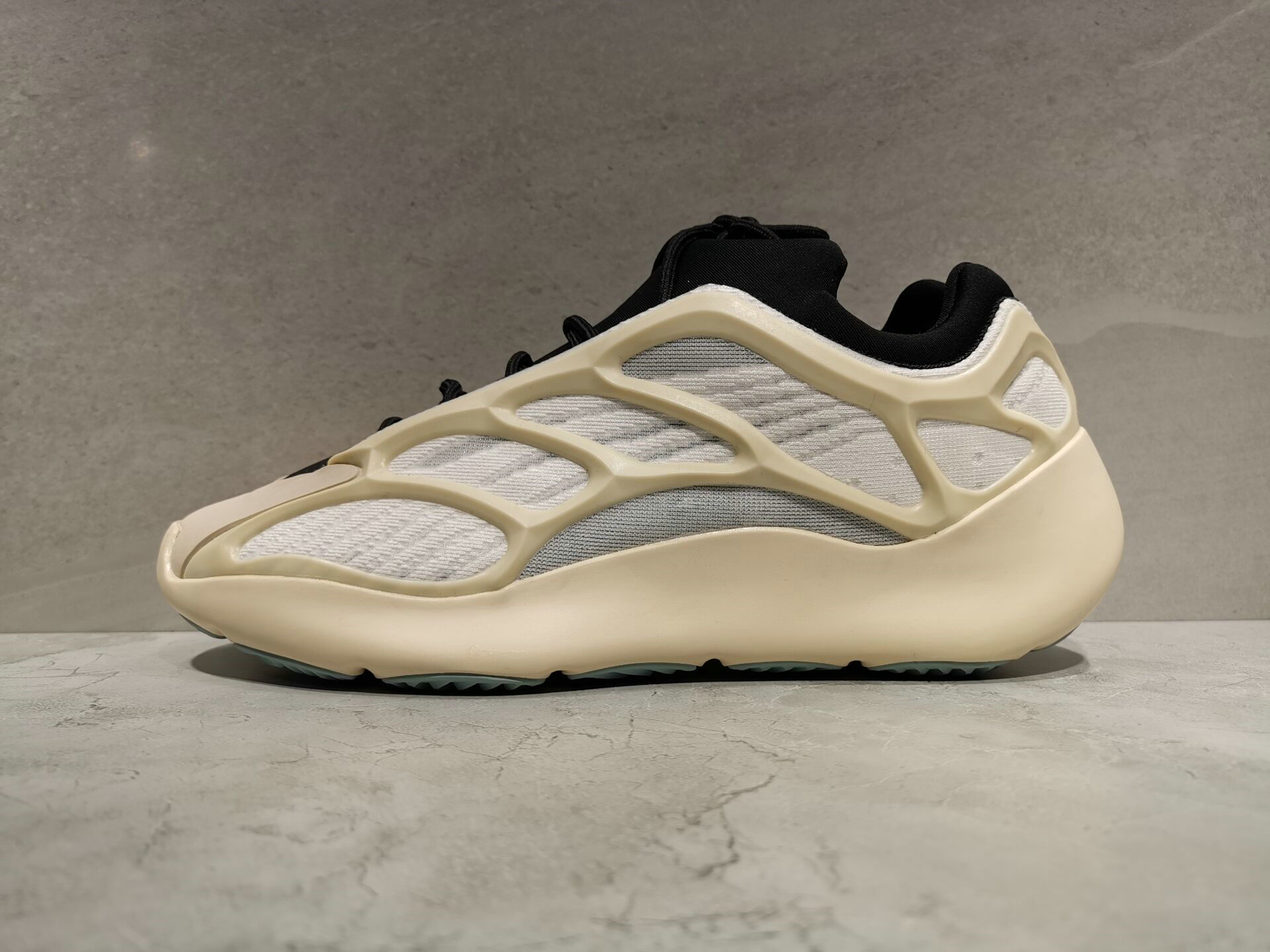 

700 V3 Azael 3M Kanye West Running Shoes For Men Women Wave Runner Glow In The Dark Sneakers Sports 36-45