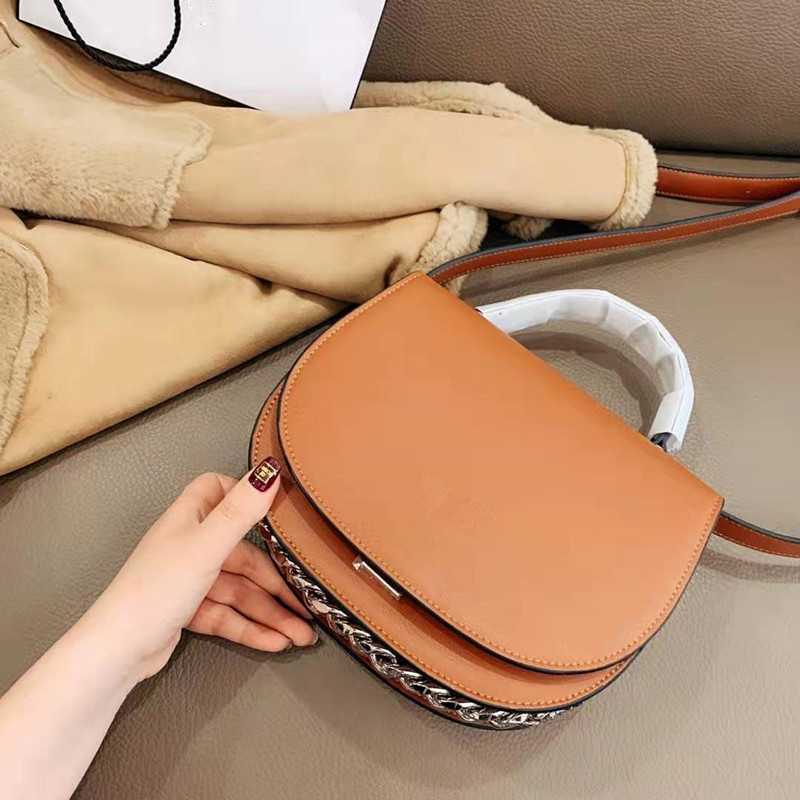 

New Fashion Joker Semicircle on The Saddle Bag One Shoulder His Portable Leather Flip Lock Chain Small Lady Handbag Luxury Handbag, Green