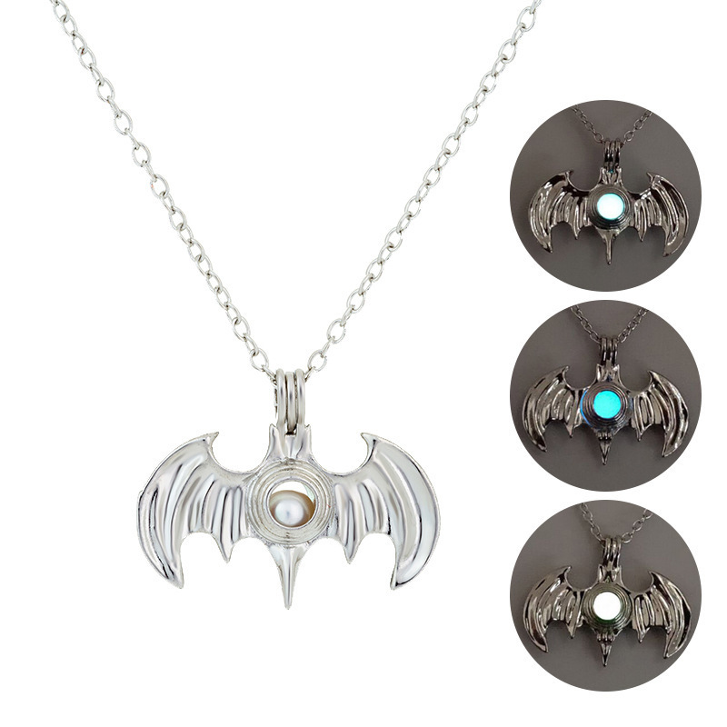 

Noctilucent Ornaments Luminescence Bat Pendeloque Cut Necklace Halloween Accessories