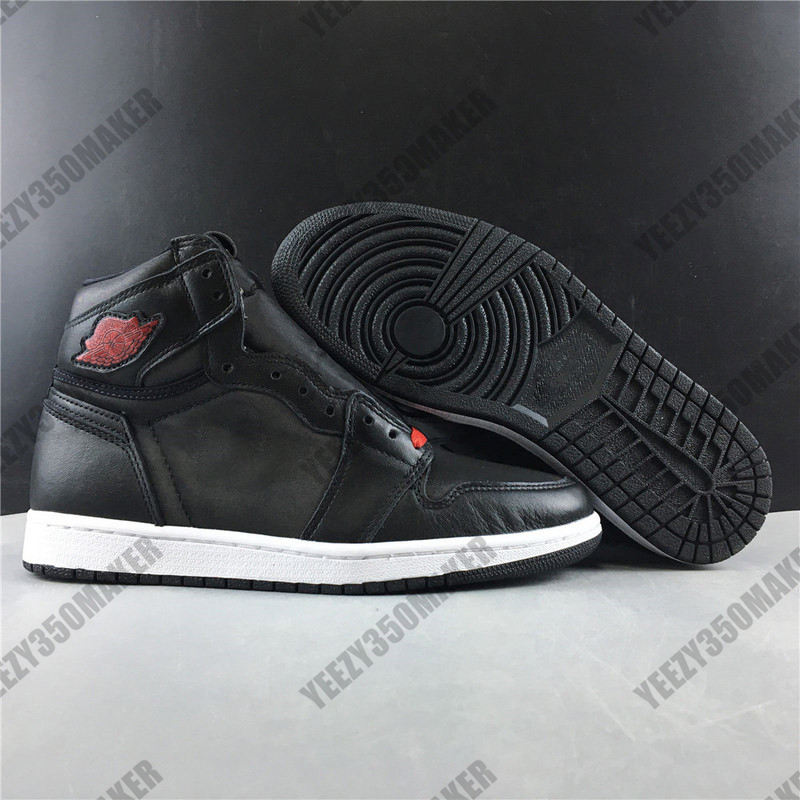 

2020 Jumpman 1 1S Black Satin Designer With box OG 35th anniversary black and red silk Authentic New Zoom men Basketball Shoes 555088-060