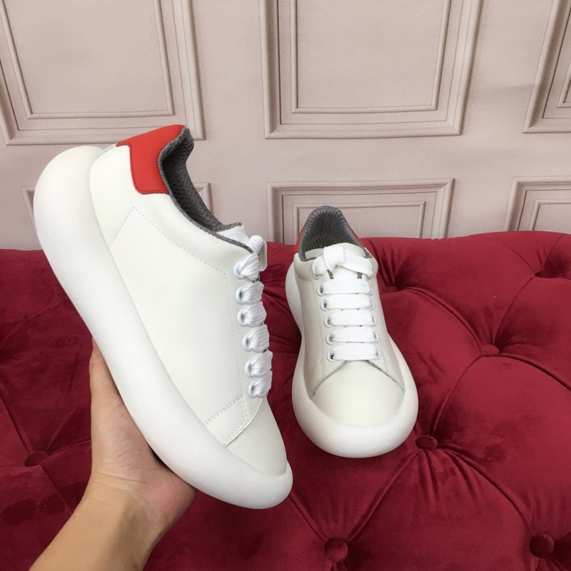 

Top Quality Women Luxurys Designers Shoes Bee Snake Casual Sneaker Embroidery Classic Trainers Python Lover Sneakers, 01