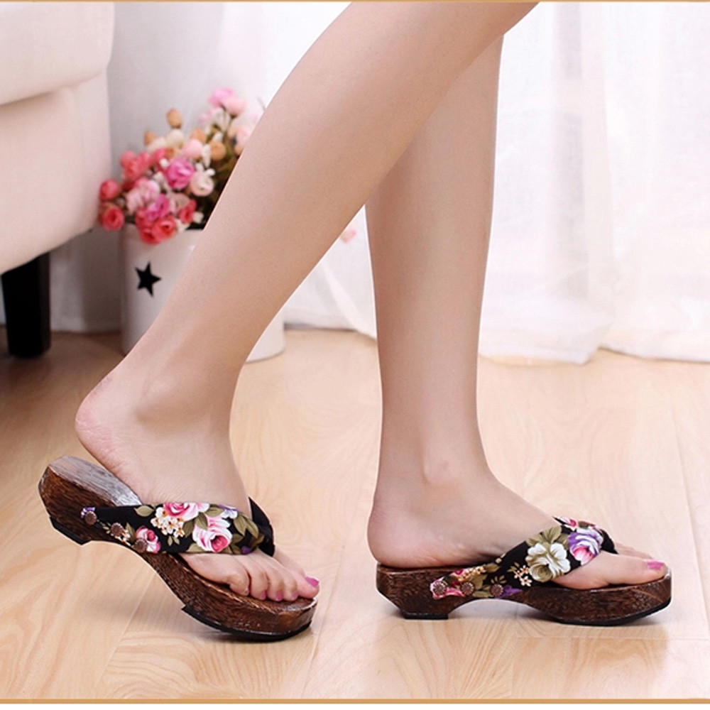 Le donne Geta moda giapponese Floreale Pantofola Donna Casual legno Intasa Cosplay shoes