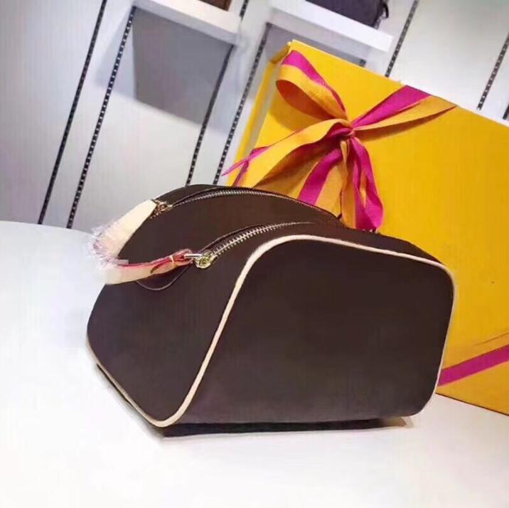 

Fashion Cosmetic Bag Women Hanging Travel Cosmetic Bags Durable Waterproof Cosmetic Case Beauty Box Organizer Makeup Toiletry Bag, Brown grid