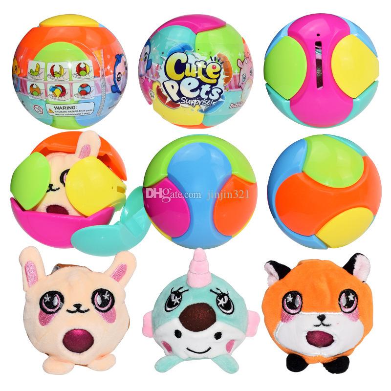 muñecas dentro de una bola