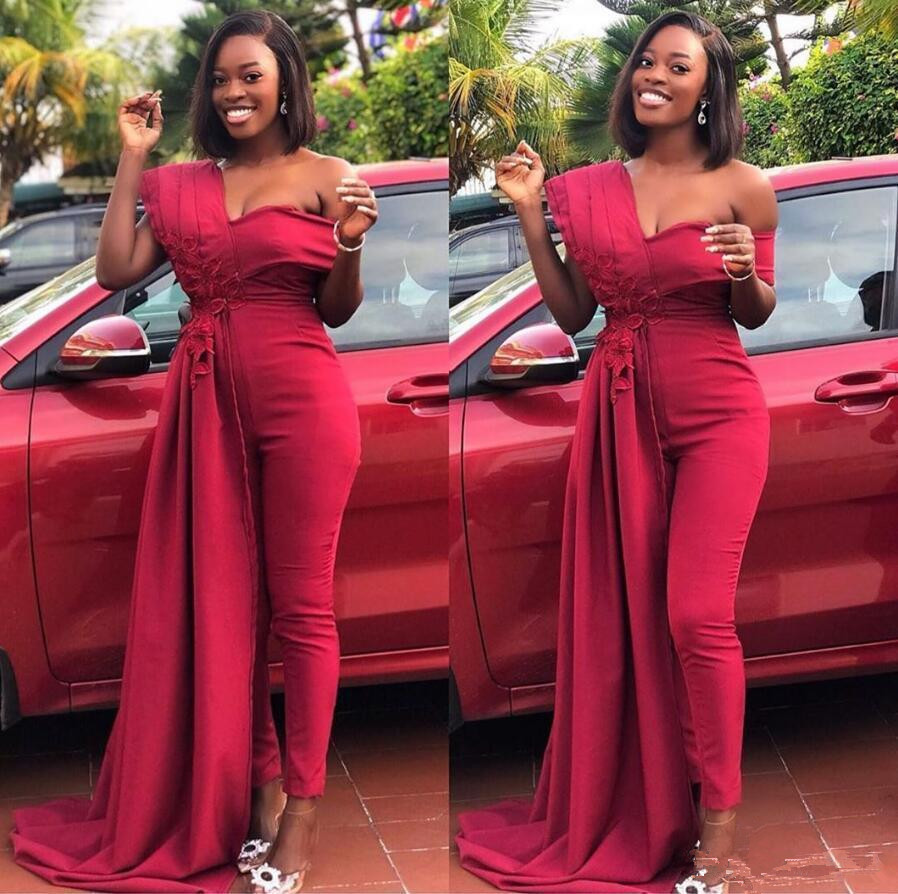 

Fashion Red Jumpsuit Prom Dresses One Shoulder Appliqued Evening Gowns Plus Size Floor Length Satin Pant Suits Formal Dress