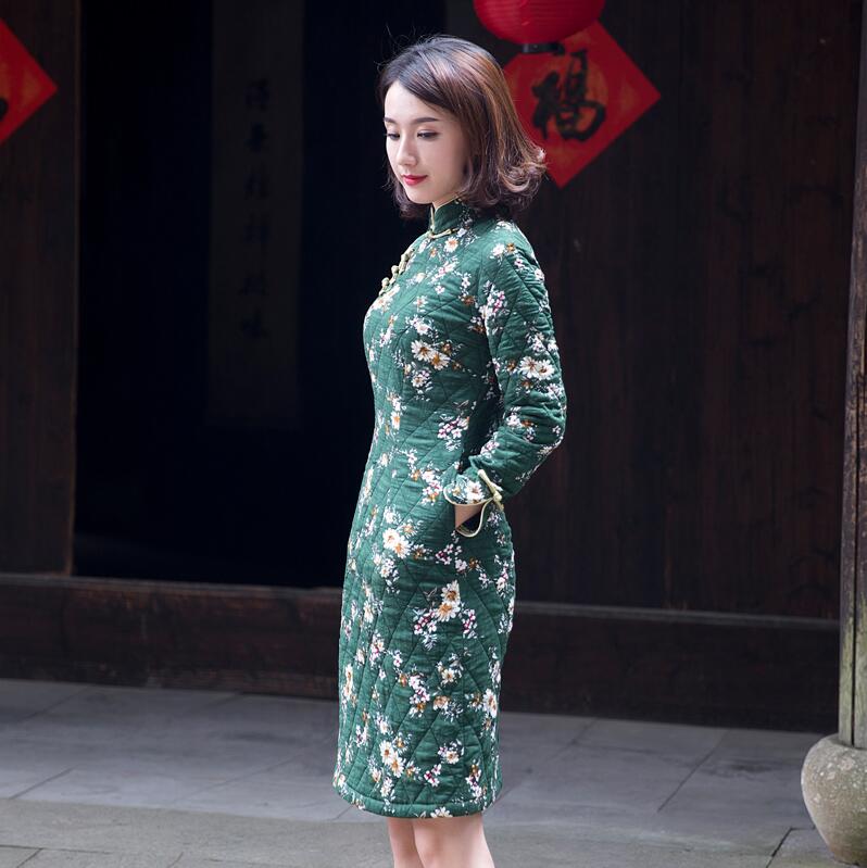 

Winter Chinese modified cheongsam green dress thickened warm cotton jacket Plush long sleeve Chinese style slim fairy vintage classical