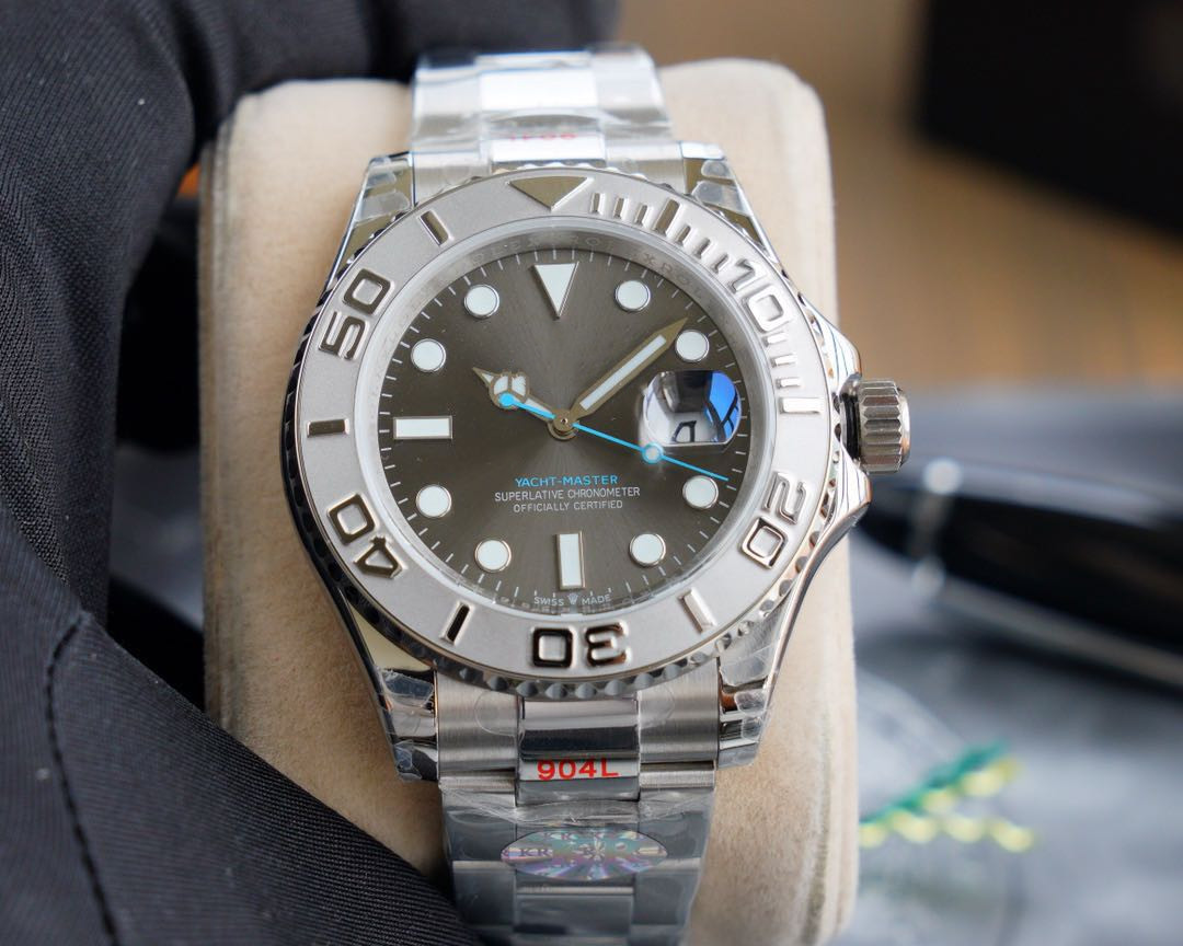 

KR factory man automatic machine movement 2824 watch 40MM904L fine steel anti-scratch blue crystal glass luminous display, The extra freight