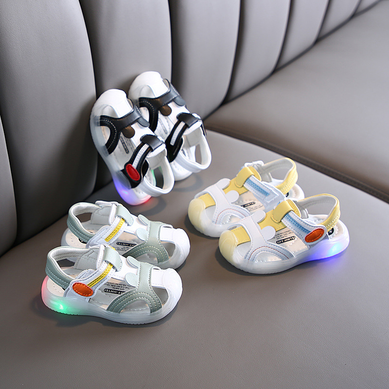 

New Korean boys' sandals in summer 2020 children's kickproof soft sole comfortable LED light children's shoes 1-5 years old, White