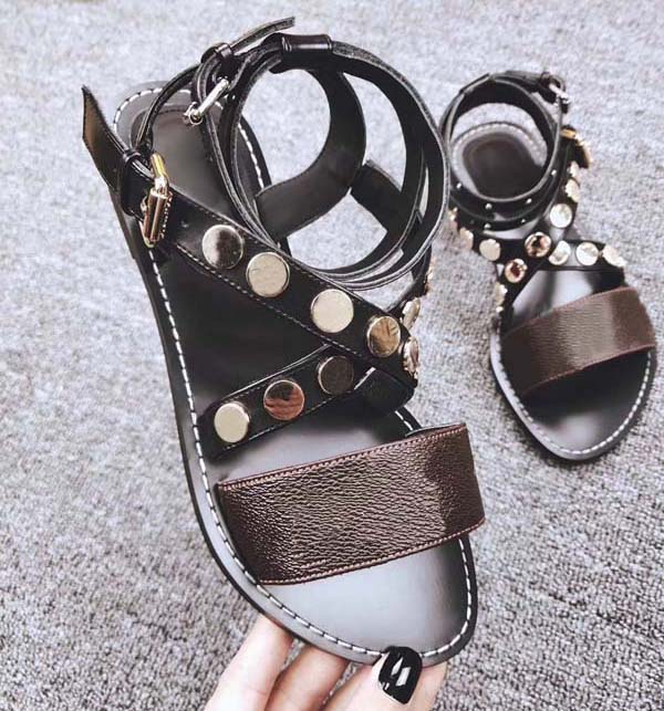 

2020 Fashion shoes Sandals Summer Casual Flat Sandals Luxury Letter Leather Gladiator Style Party Sexy Ladies Shoes Popular Leather Sandal, Gold