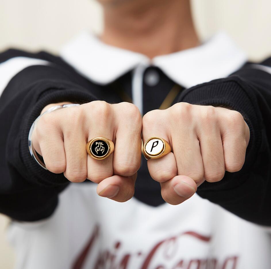 

Palace Hip Hop Rings P-Logo Rotary Reversal Middle Finger Double-sided Alloy Ring, Golden;silver