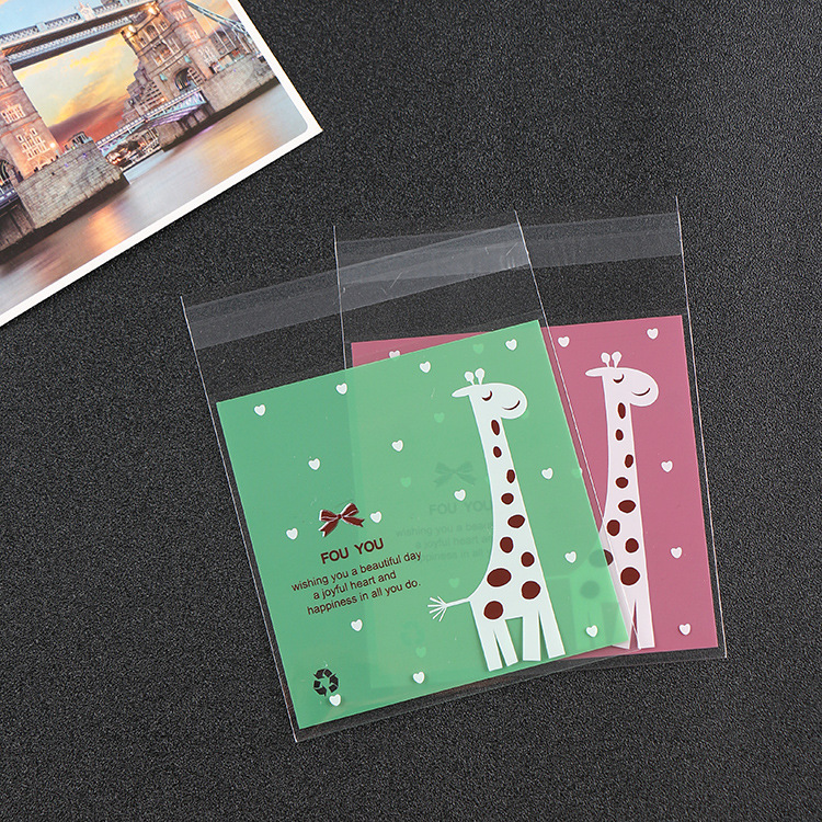 

500PCS Lovely Giraffe Cellophane Cookie Bags With Adhesive Cookie Bags Plastic Christmas Decor Candy OPP Packing 10x10