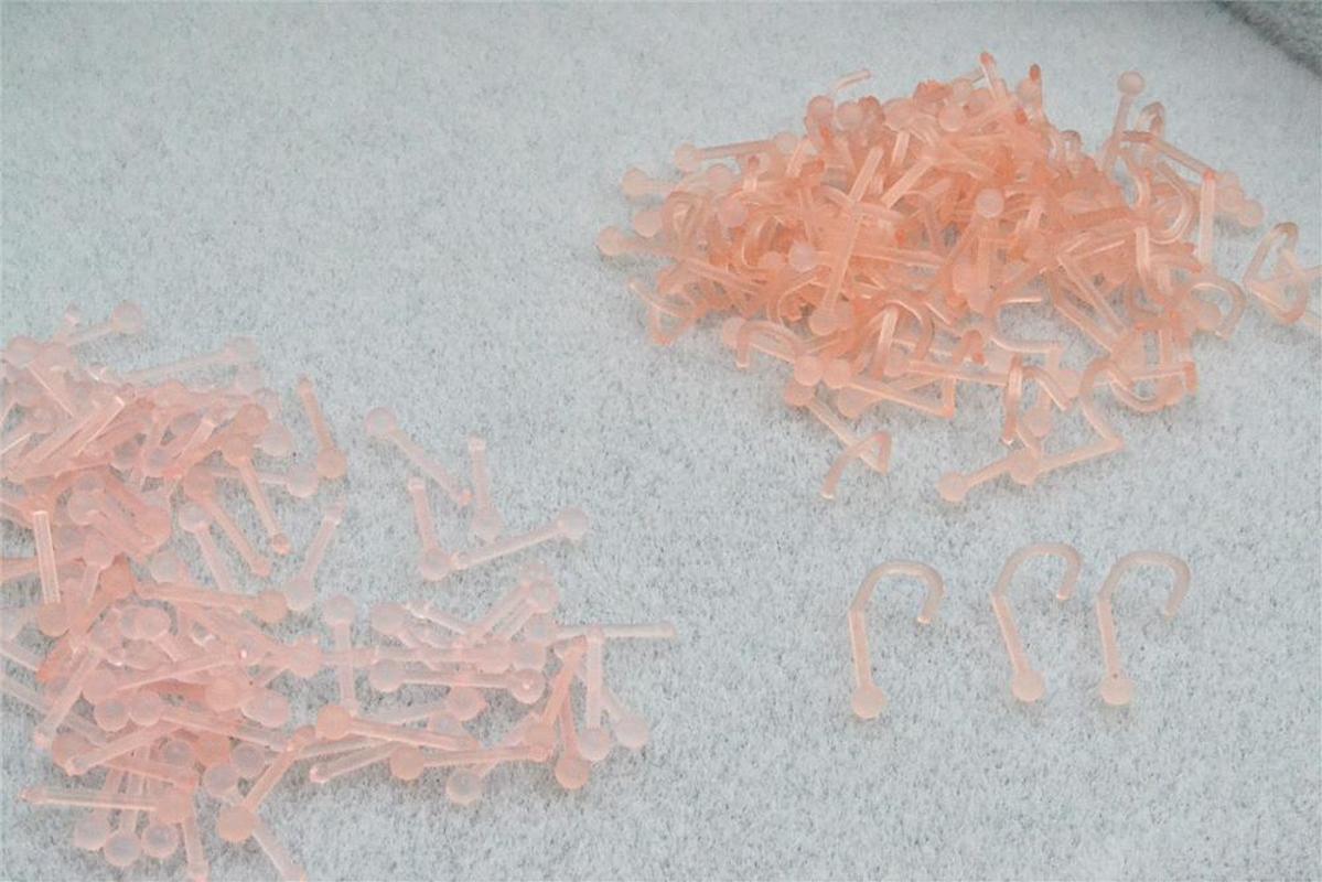 

Free shippment LOT100pcs NOSE RETAINERS HIDE PIERCING NOSE RING STUD SCREW 20g body piercing jewelry Flesh Nude Flexible