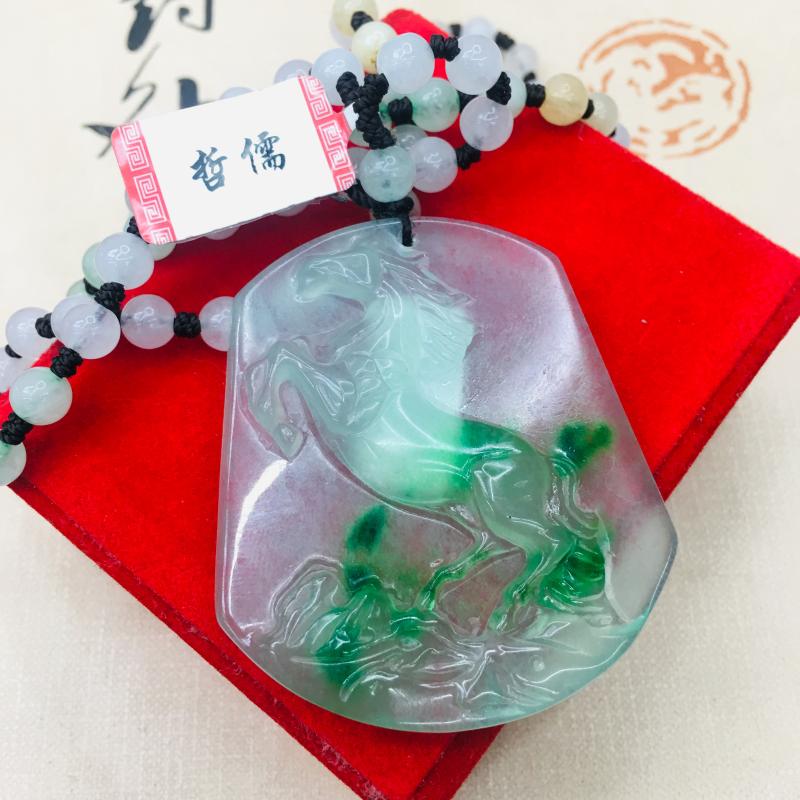 

Natural Burmese Emerald jade carving bottom green horse pendant with emerald three-color bead necklace