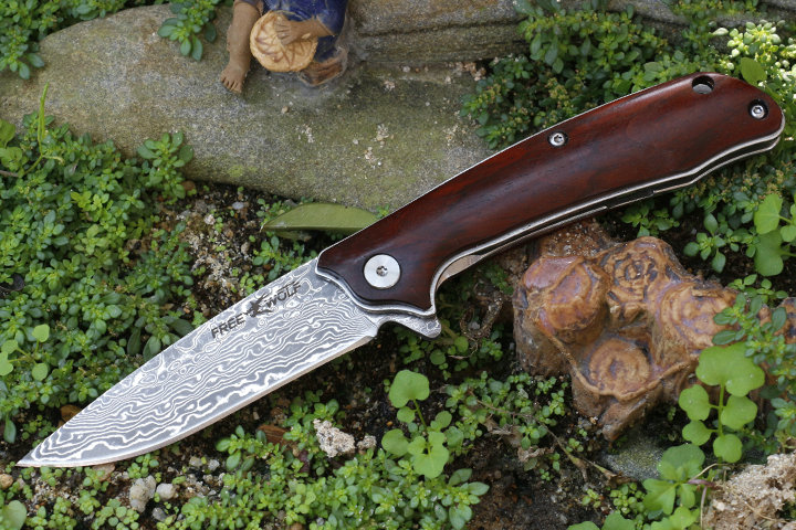 

1Pcs VG10 Damascus Steel EDC Pocket Folding Knife Rosewood +Stainless Steels Sheet Handle Survival Tactical Folder Knives