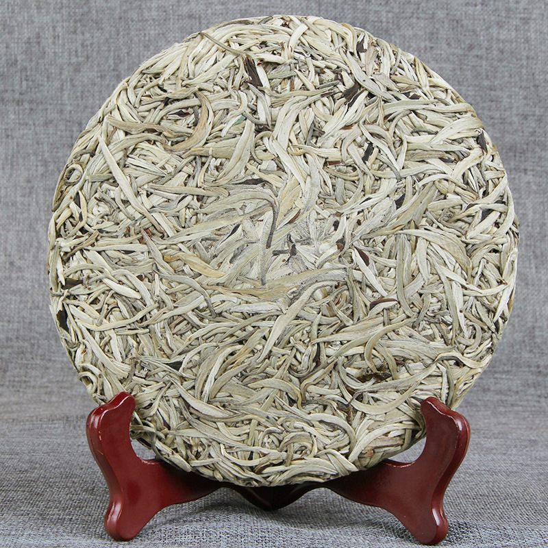 

Wholesale Yunnan Pu'er Raw Tea Ancient Tree Single Bud Moonlight White Single Bud Tea Baihao Silver Needle
