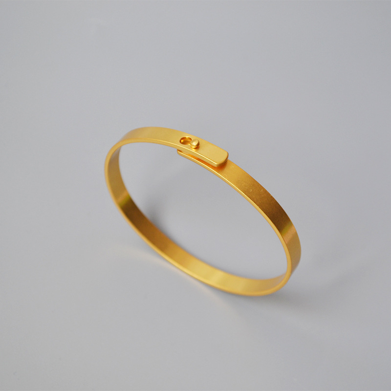 

CMajor Fashon Brass Jewelry Korean Plating Techique Temperament Delicate Gold Plating Closed Bangle for Women Jewelry Wholesale