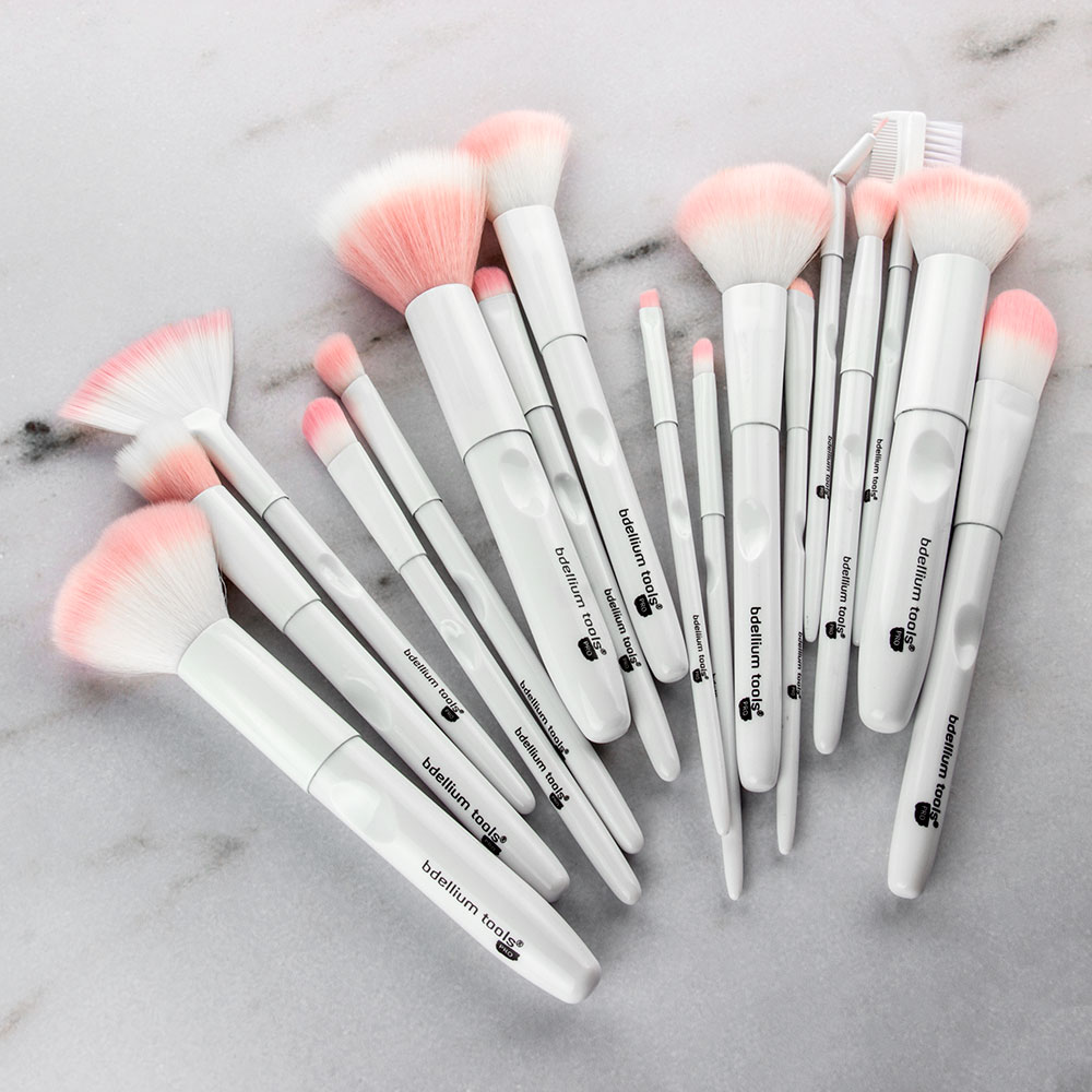 

17pcs White Makeup Brushes Set Powder Foundation Blusher Brush Lip Eyeshadow Eyebrow Eyeliner Brush Complete Cosmetic Make up Brus