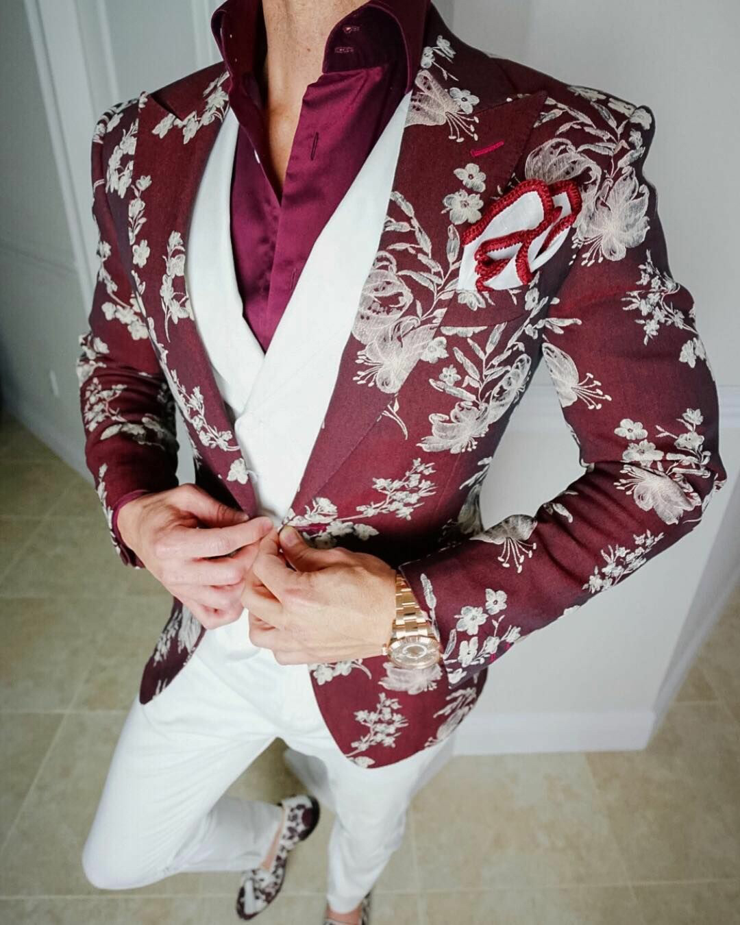

Fashionable Groomsmen Peak Lapel Groom Tuxedos One Button Men Suits Wedding/Prom/Dinner Best Man Blazer ( Jacket+Pants+Tie+Vest) G367, Same as image