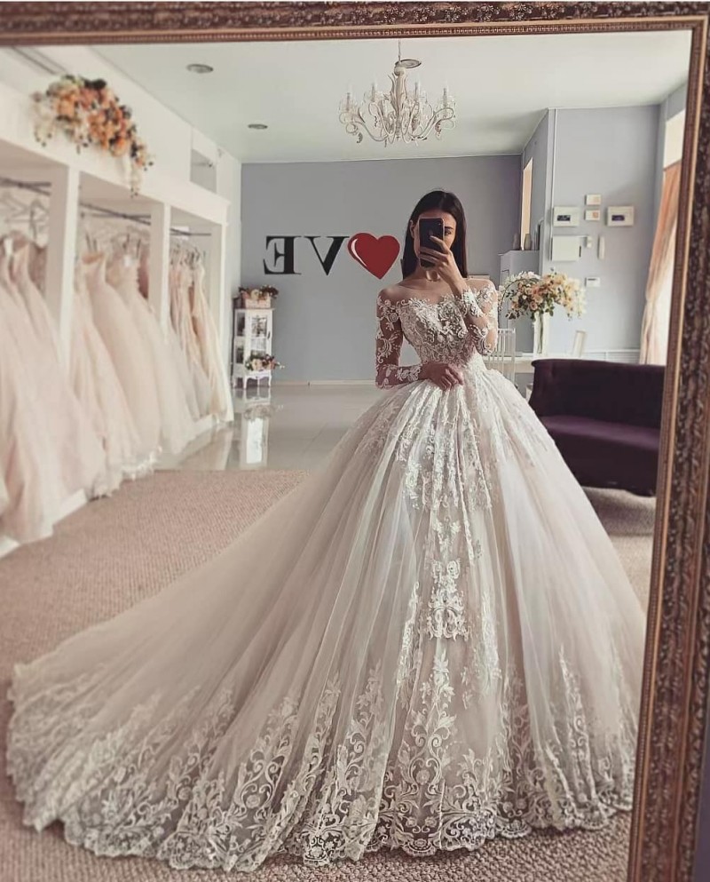 

Long Sleeve A Line Beach Wedding Dresses Off Shoulder Appliques Tulle Plus Size Wedding Dress Sweep Train Robes De Mariée, Orange