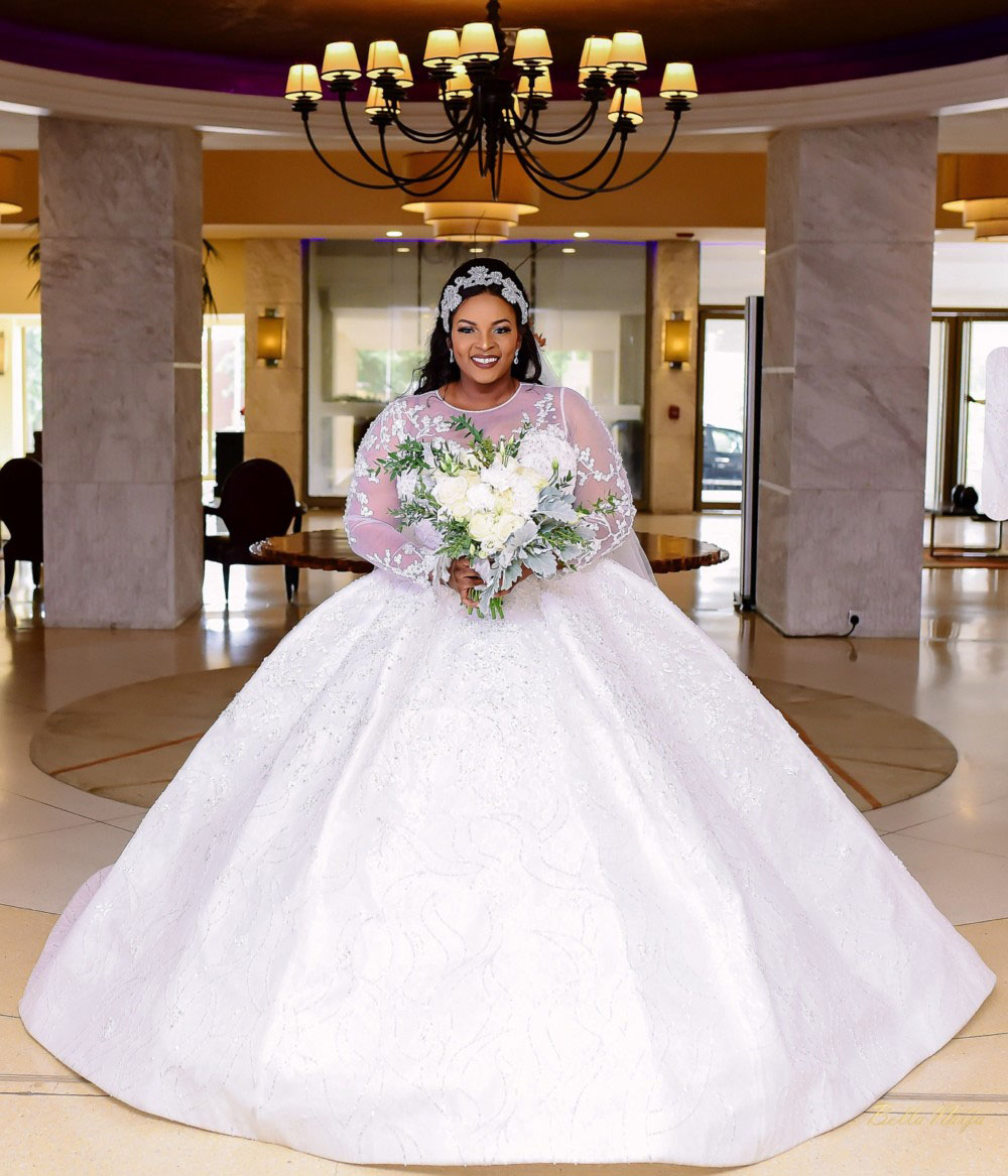 

2019 Ball Gown Wedding Dresses Jewel Neck Lace Appliqued Bead Long Sleeve Wedding Dress Custom Made Plus Size Bridal Gown Vestidos De Novia, White