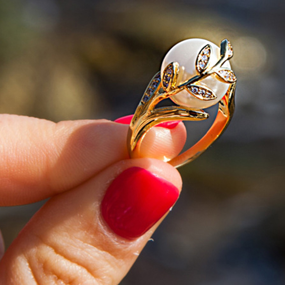 

Trendy hot ring with cream Pearl & cubic zircon Women jewelry dropshipping anel anillos aneis femme statement leaf finger rings