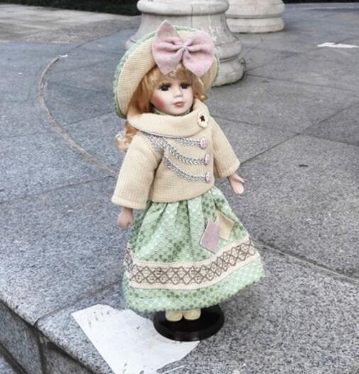 muñeca de ceramica
