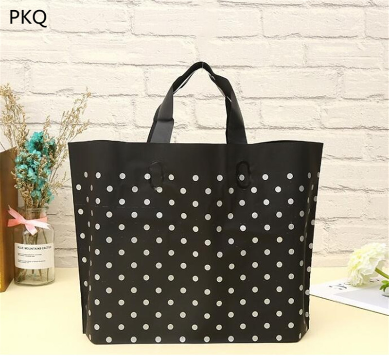 

100pcs/lot black white dots plastic gift bag,plastic shopping bag for clothes packaging,Baking Package Bag,Shops bag with handle