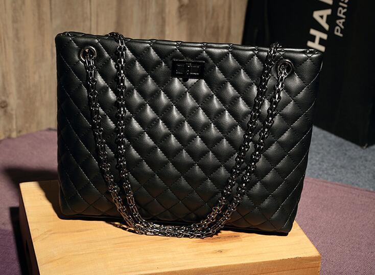 

2020 New Hot sell Classic style women lady shoulder Shopping bag Handbags Girl Travel Make-up work bag wallet Black Red color