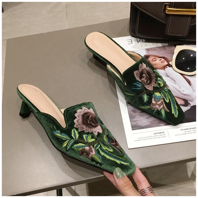 

2020 Spring Fashion Women Slipper Embroider Slip On Mule Shoes Low Heel Outdoor Sandals Slides Casual Flip Flops, Apricot